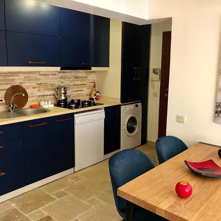 Amazing 2 Bedroom Penthouse Cn